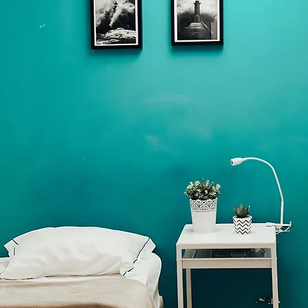 By Doors Hostel Πόρτο