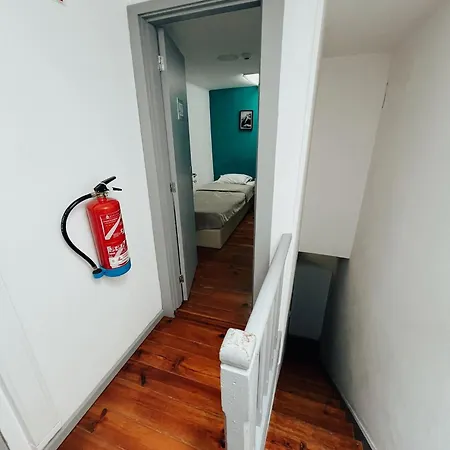 By Doors * Πόρτο