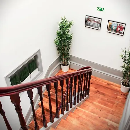 By Doors Hostel Πόρτο