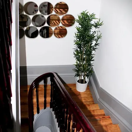 By Doors Ostello