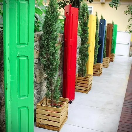 By Doors Hostel Πόρτο